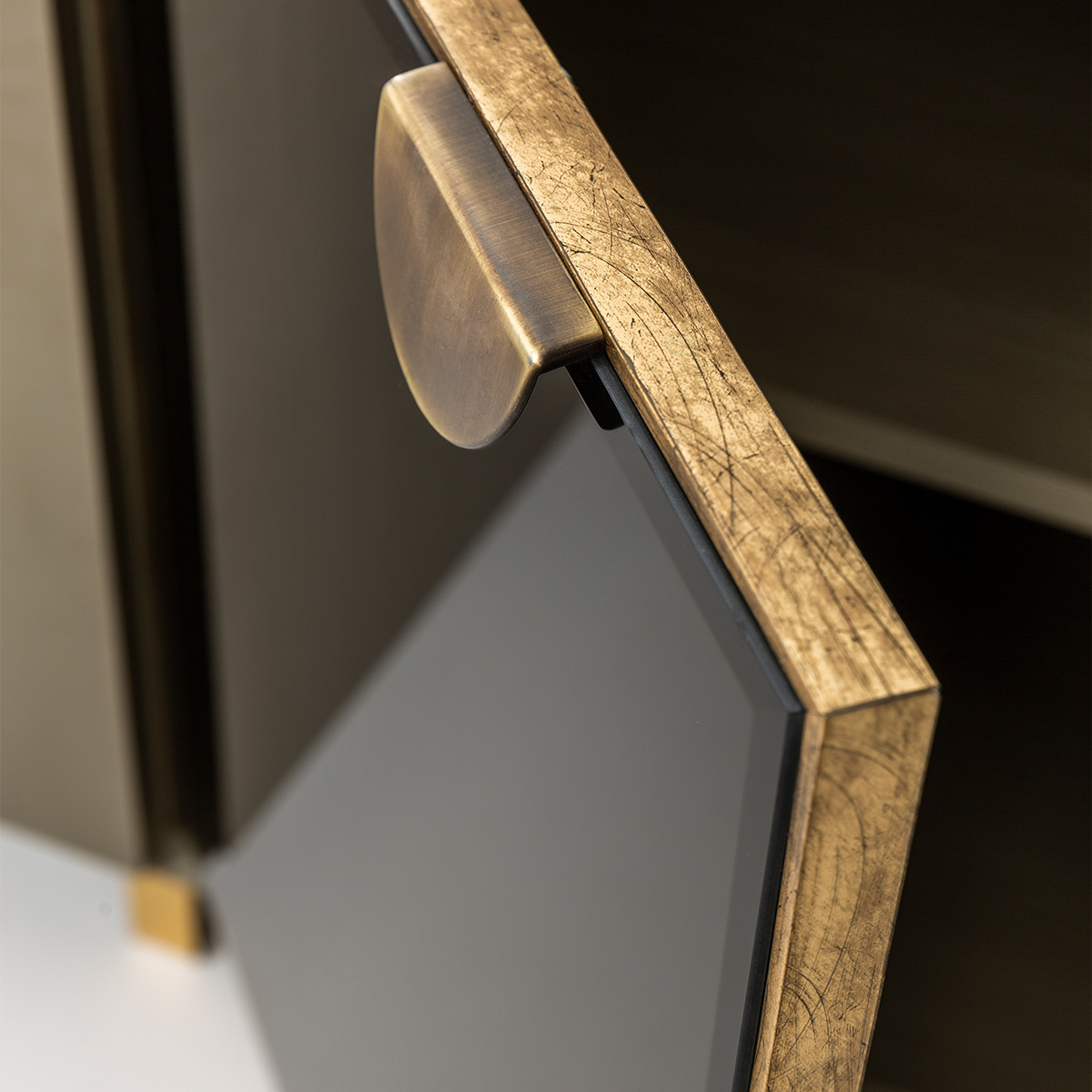 DaVinci TV Unit - Image 8