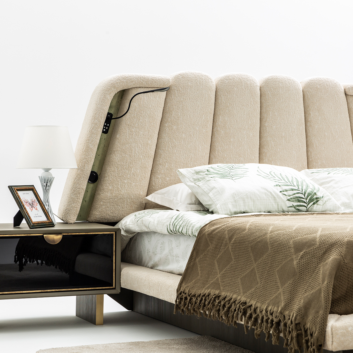 DaVinci Bedroom Set with Wardrobe - Image 4